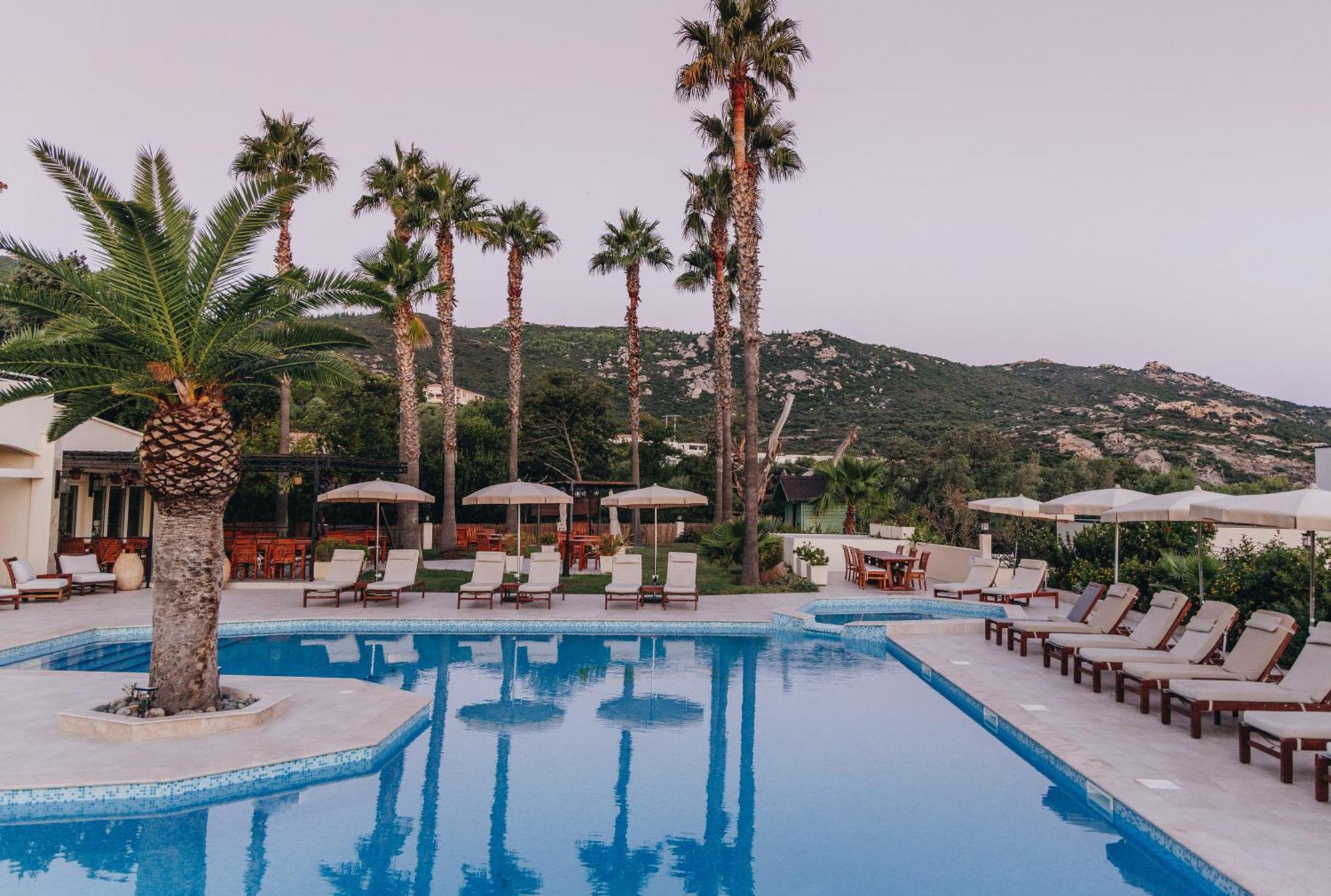 Hotel Corsica & Spa Калви Екстериор снимка