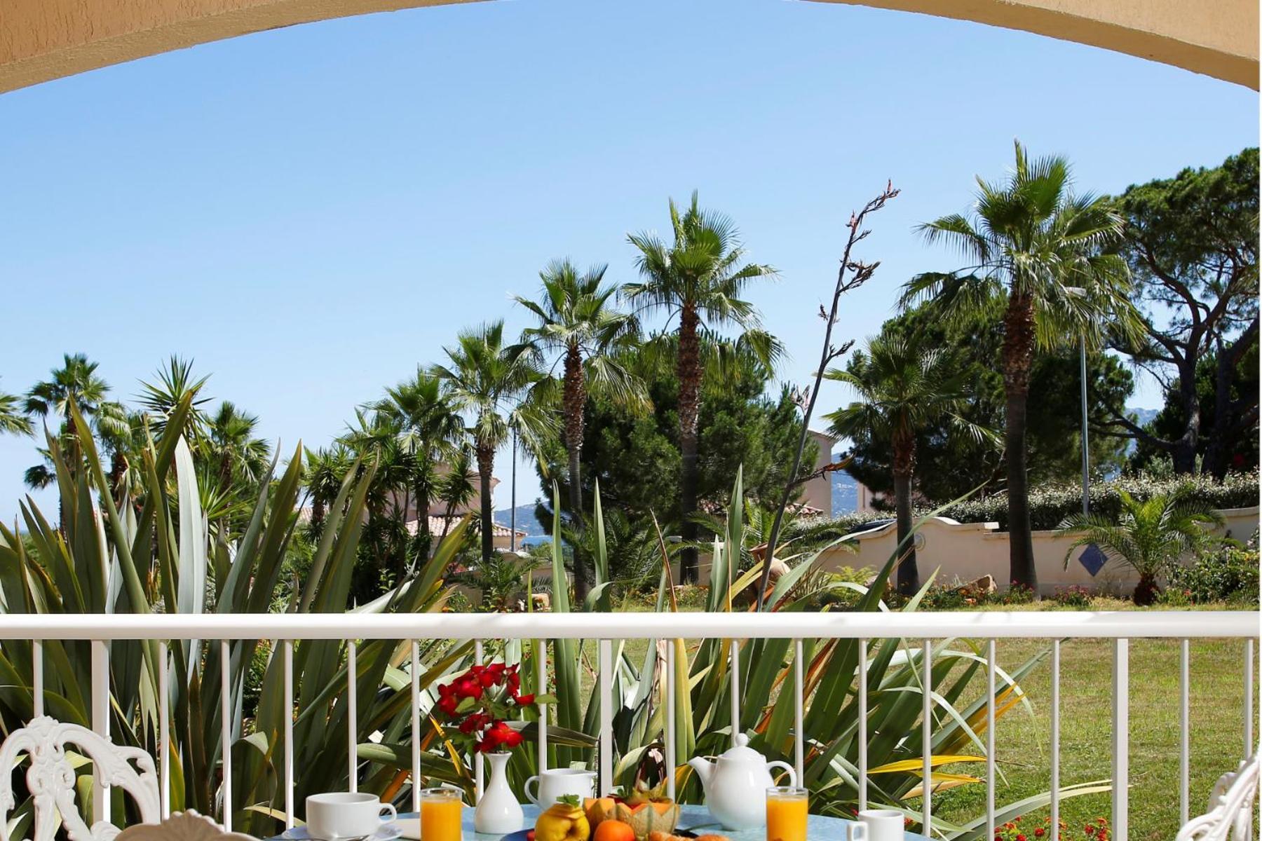 Hotel Corsica & Spa Калви Екстериор снимка